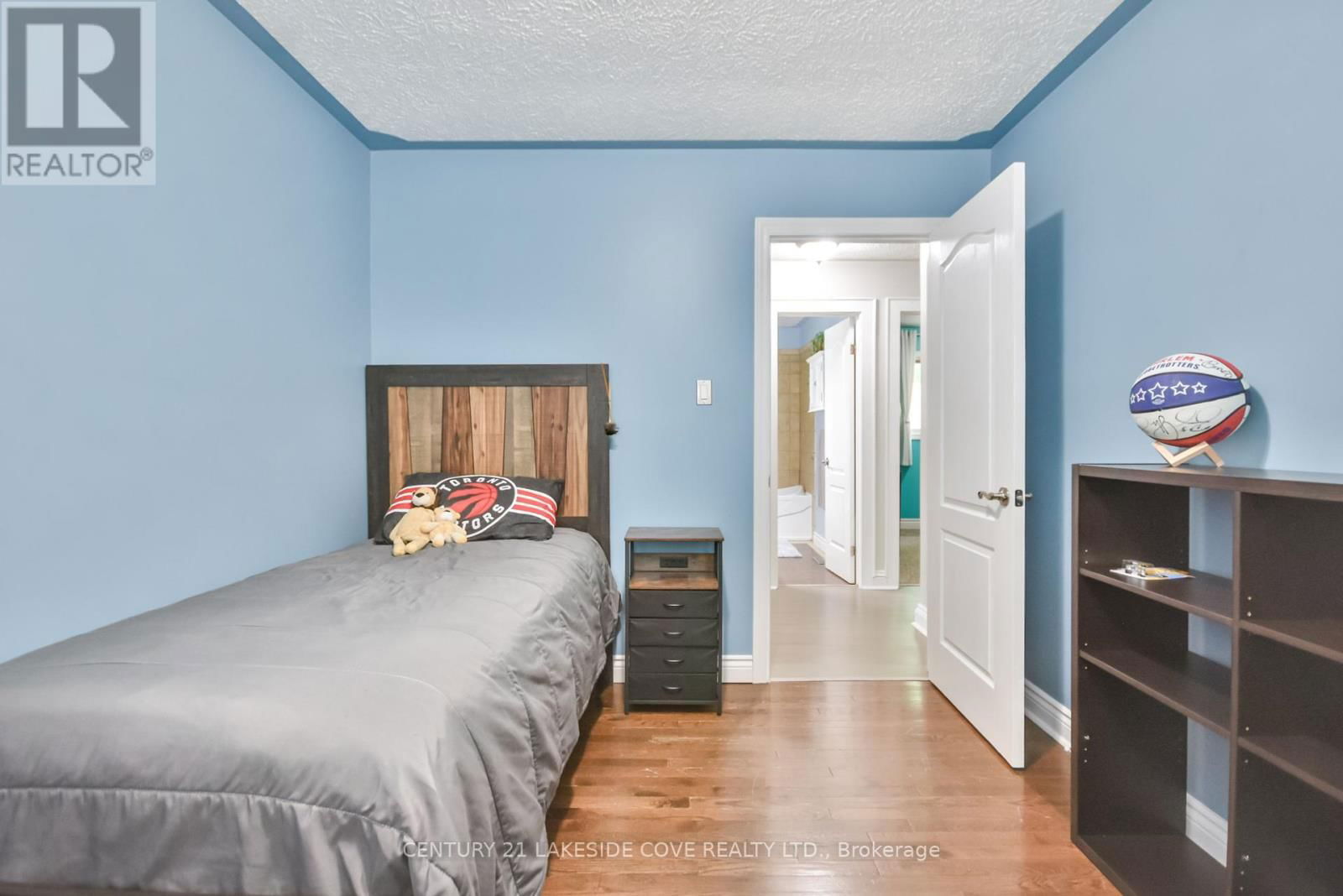 420 RAYMOND AVENUE Image 14