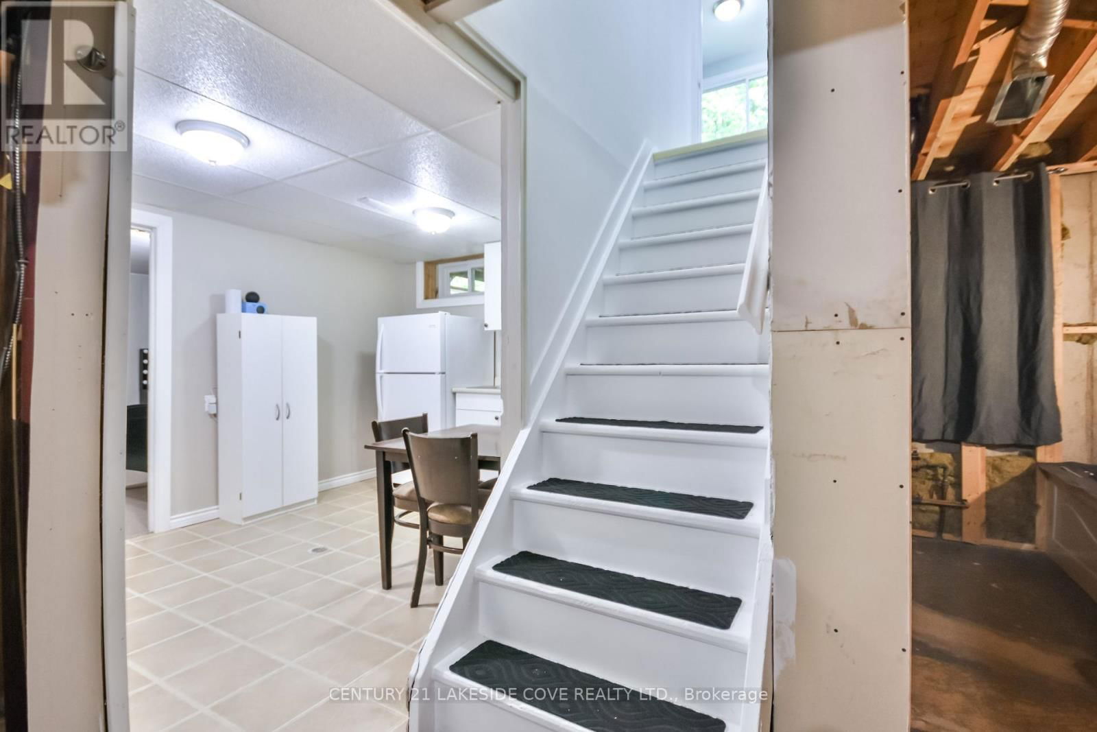 420 RAYMOND AVENUE Image 26