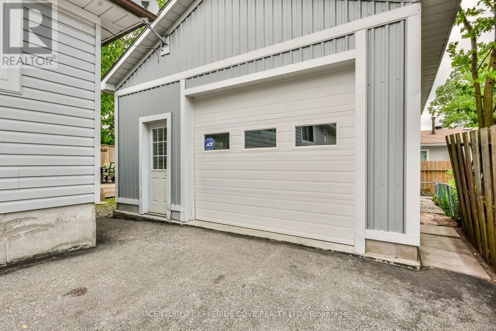 420 RAYMOND AVENUE Image 27