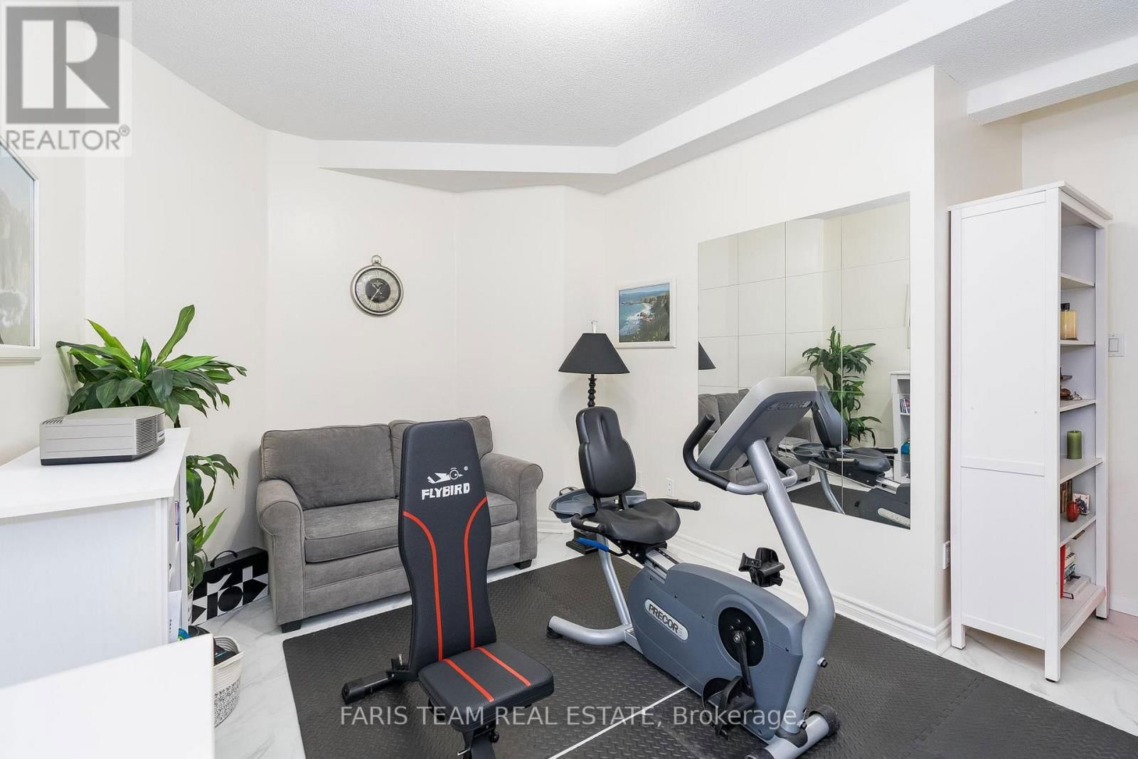 325 ABERDEEN BOULEVARD Image 27
