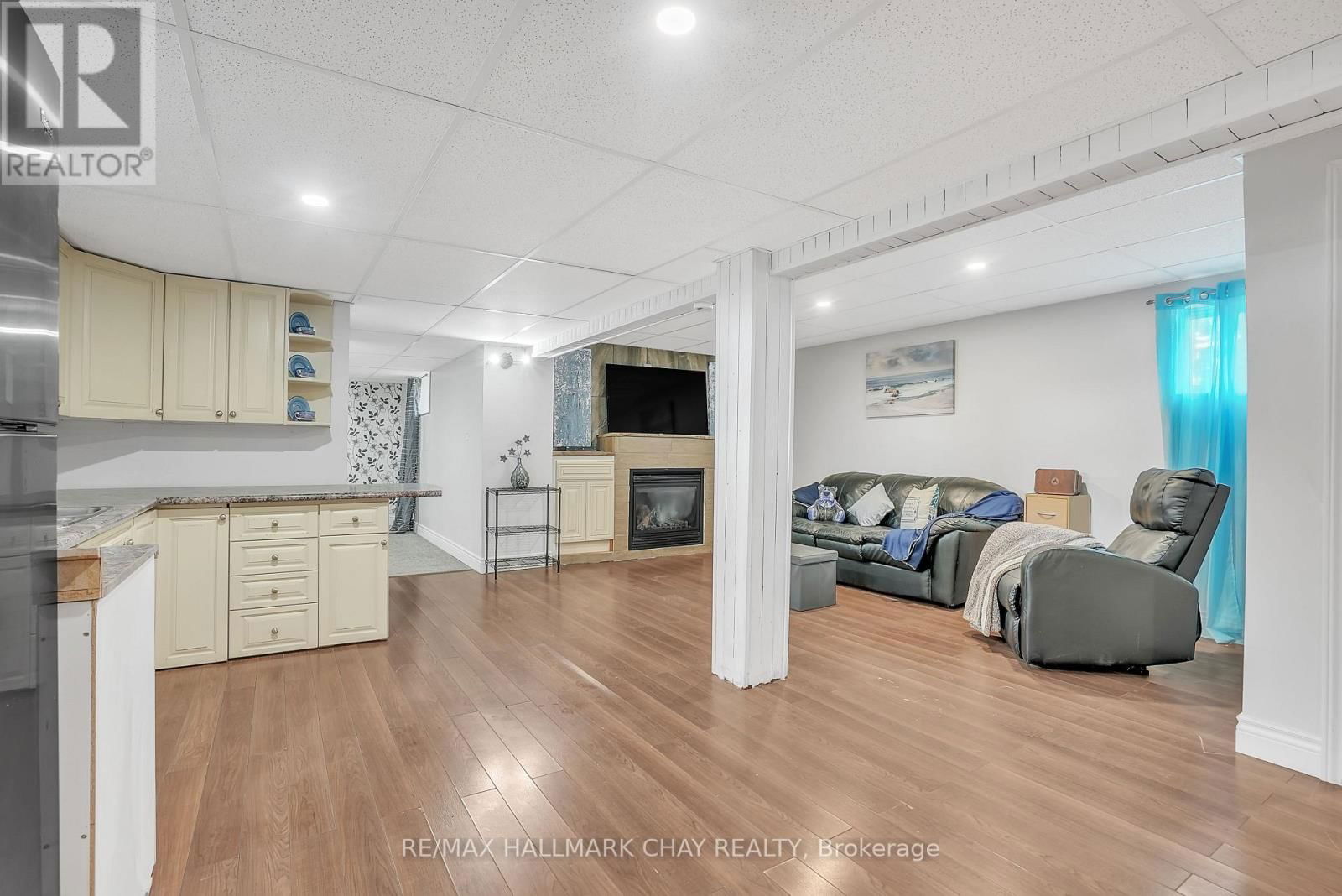 2533 FLOS 3 ROAD WEST Image 19