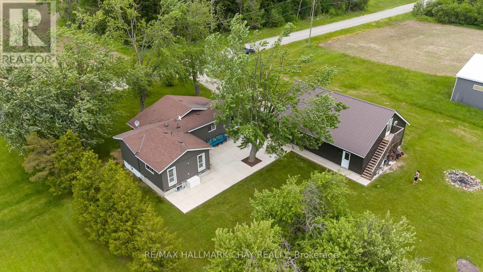 2533 FLOS 3 ROAD WEST Image 45