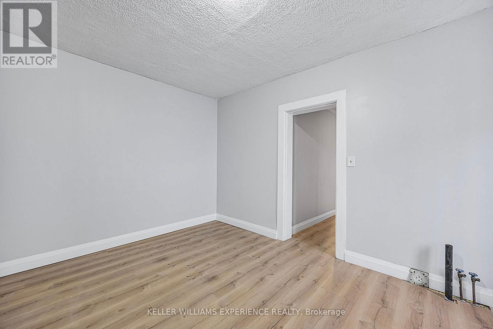 66 MATCHEDASH STREET SOUTH Image 10