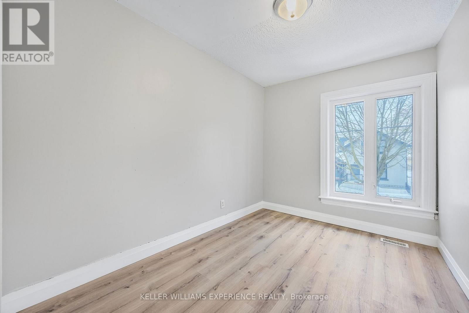 66 MATCHEDASH STREET SOUTH Image 18