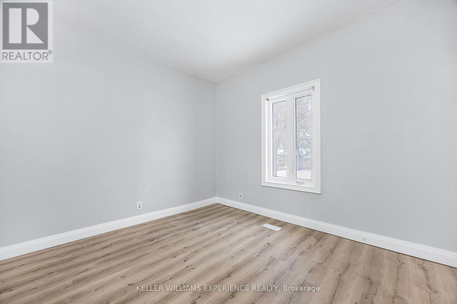 66 MATCHEDASH STREET SOUTH Image 23