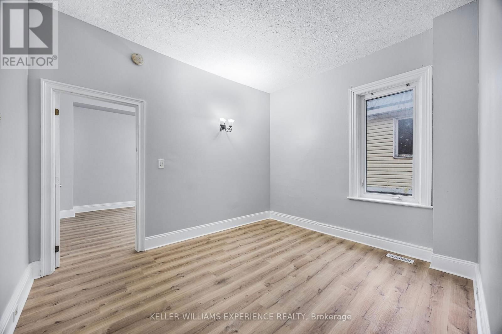 66 MATCHEDASH STREET SOUTH Image 31