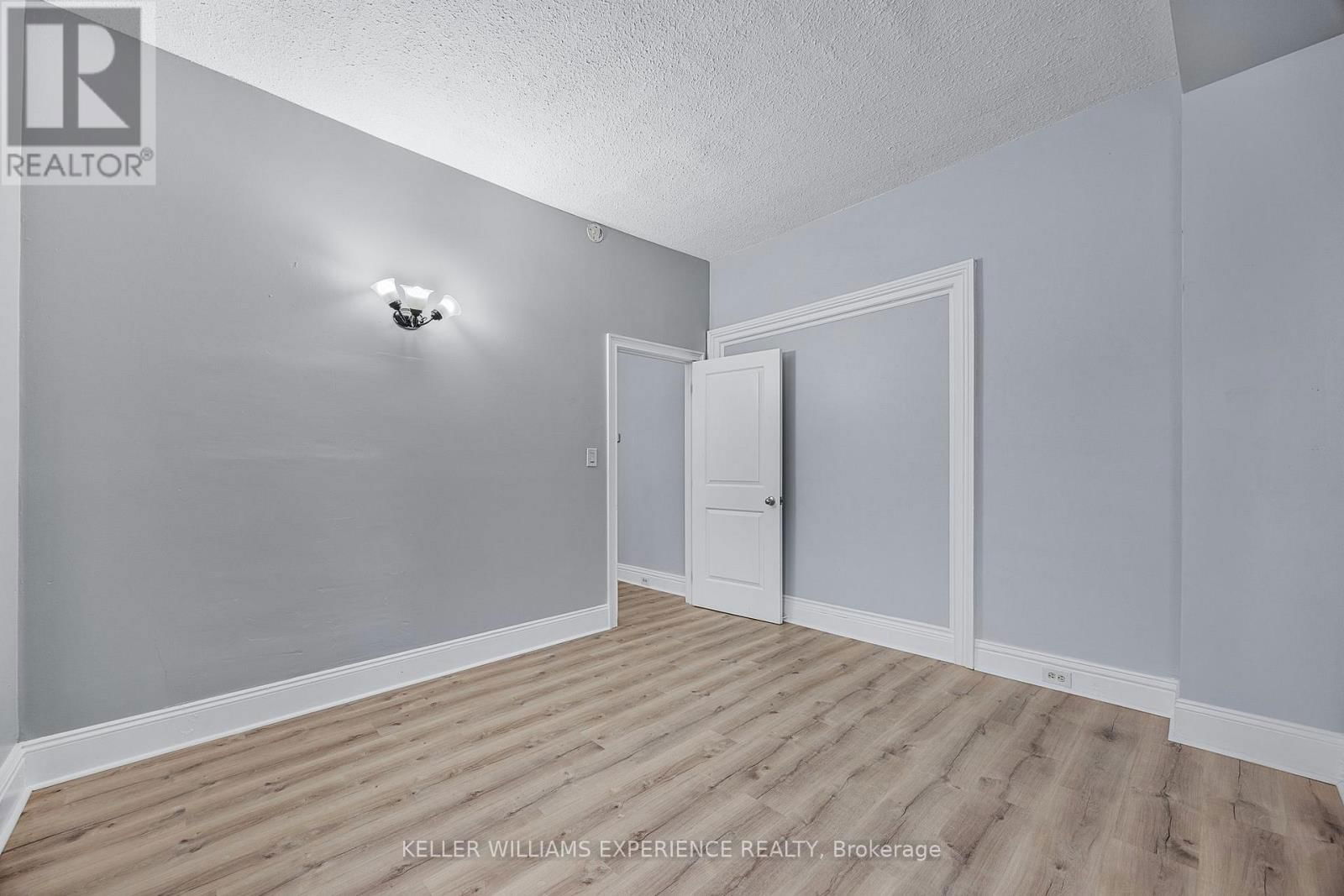 66 MATCHEDASH STREET SOUTH Image 35