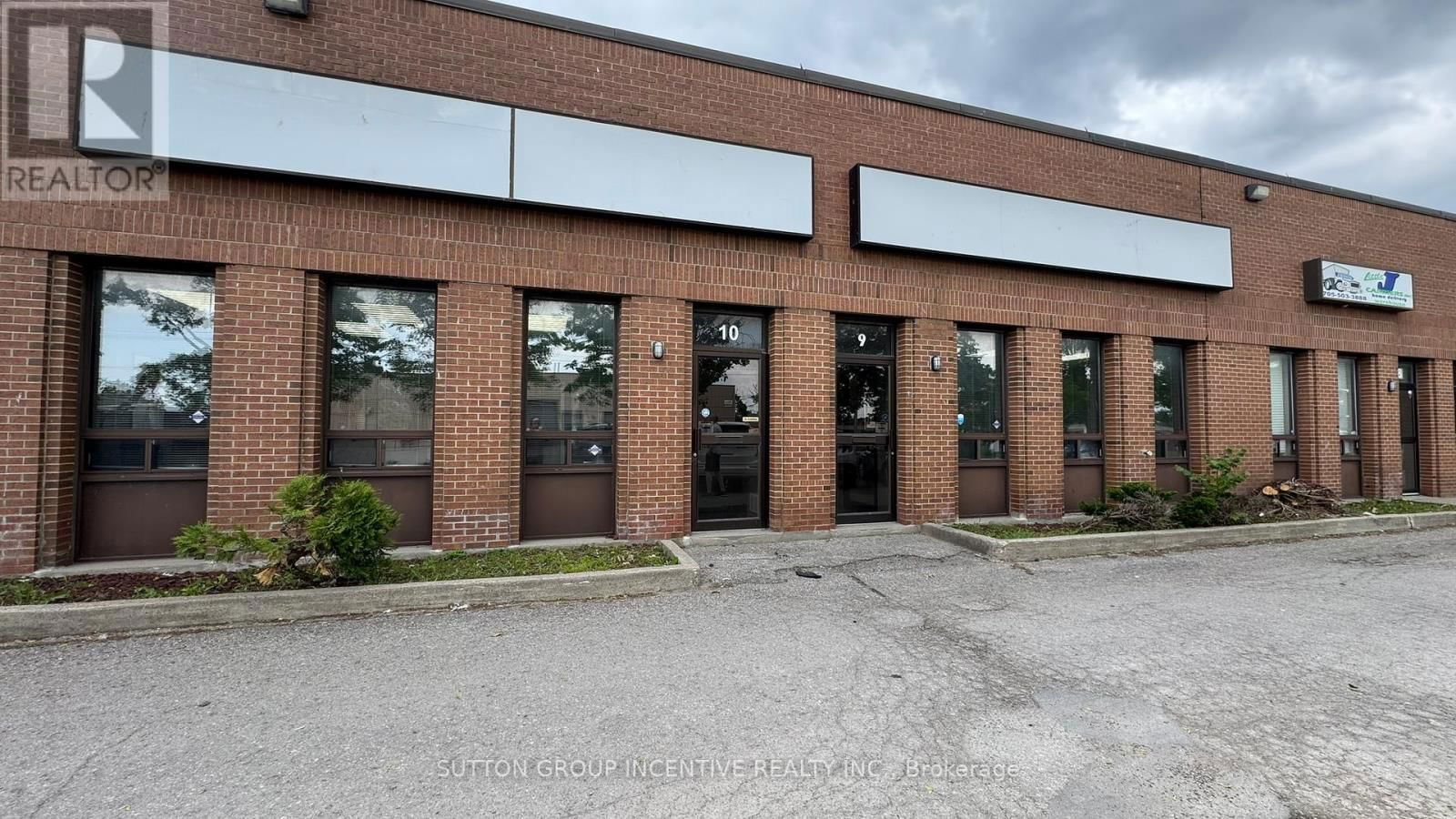 9&10 - 33 ALLIANCE BOULEVARD Image 1