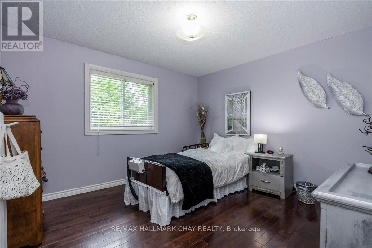 17 GLENVIEW AVENUE Image 12
