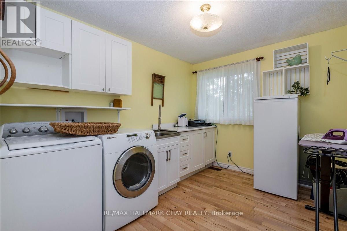 17 GLENVIEW AVENUE Image 14