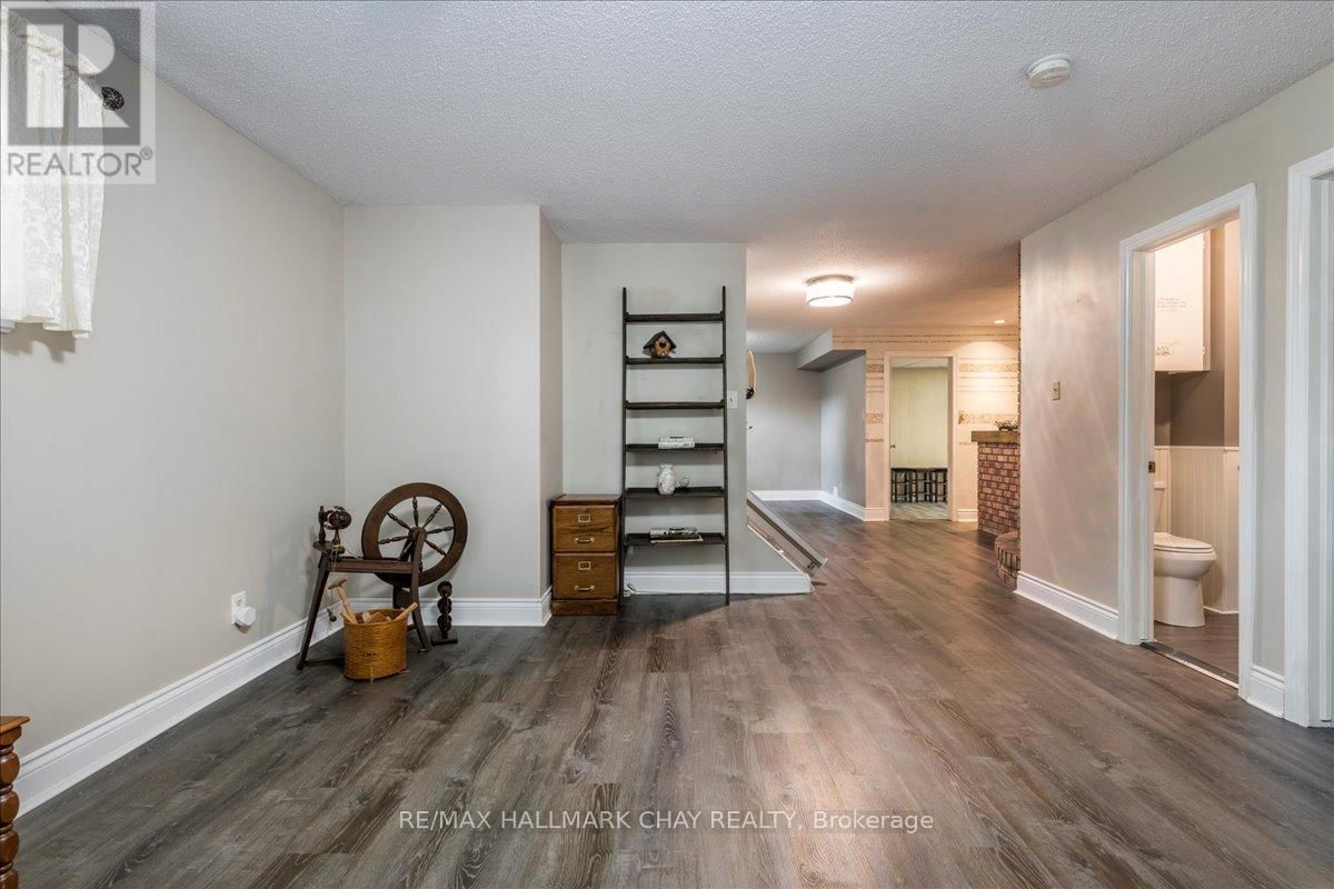 17 GLENVIEW AVENUE Image 15