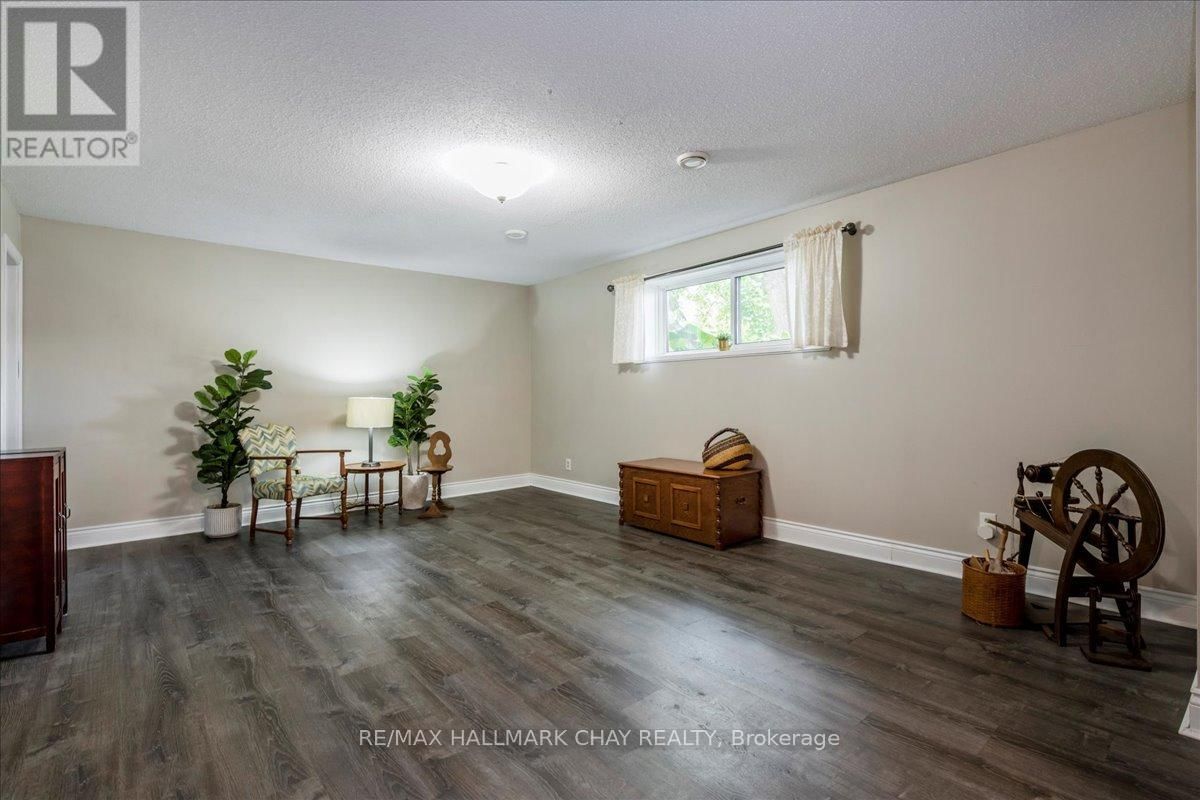 17 GLENVIEW AVENUE Image 16