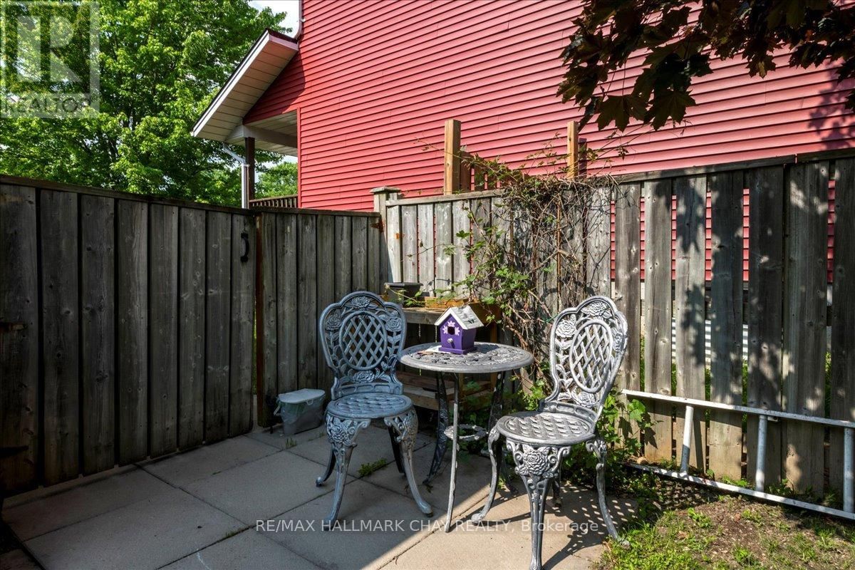17 GLENVIEW AVENUE Image 28