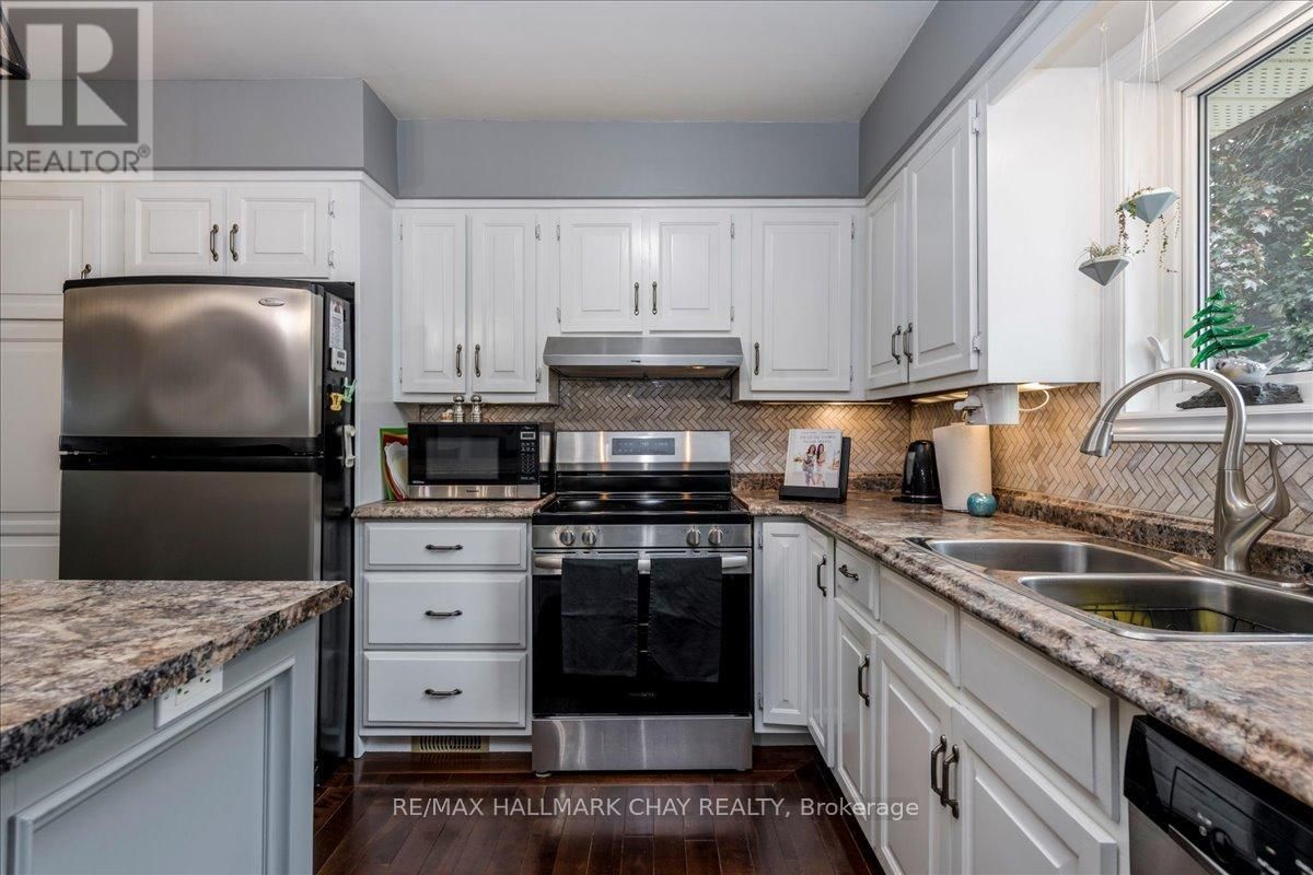 17 GLENVIEW AVENUE Image 5