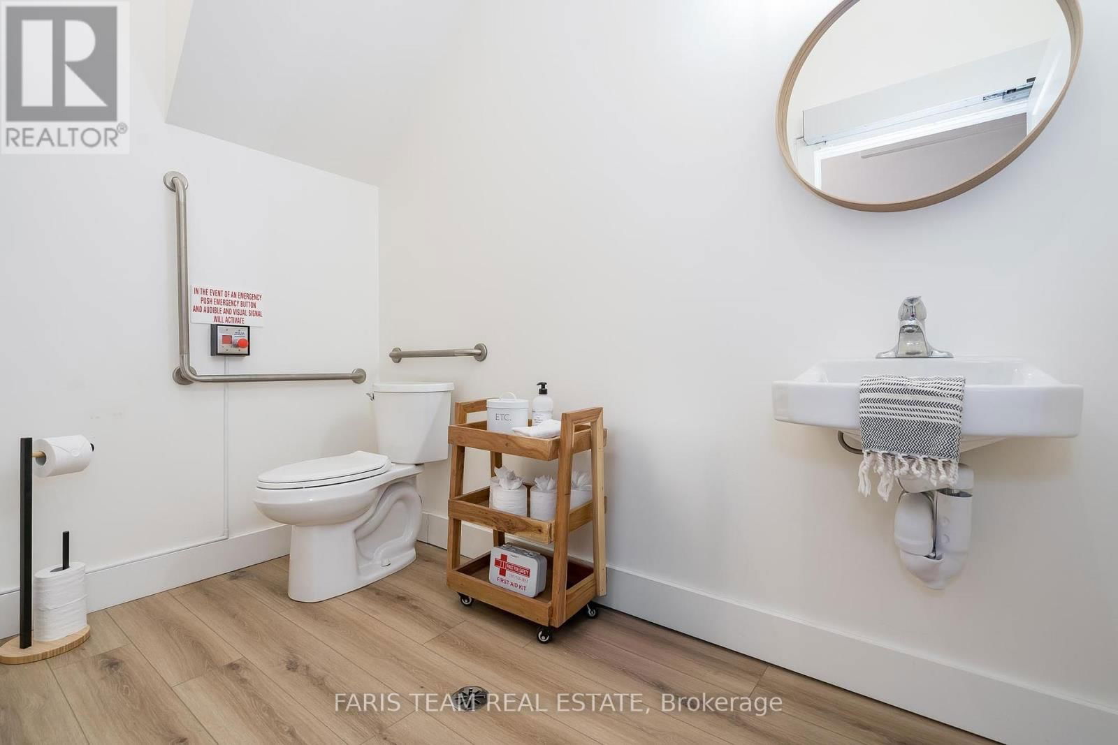 102 MAIN STREET Image 9