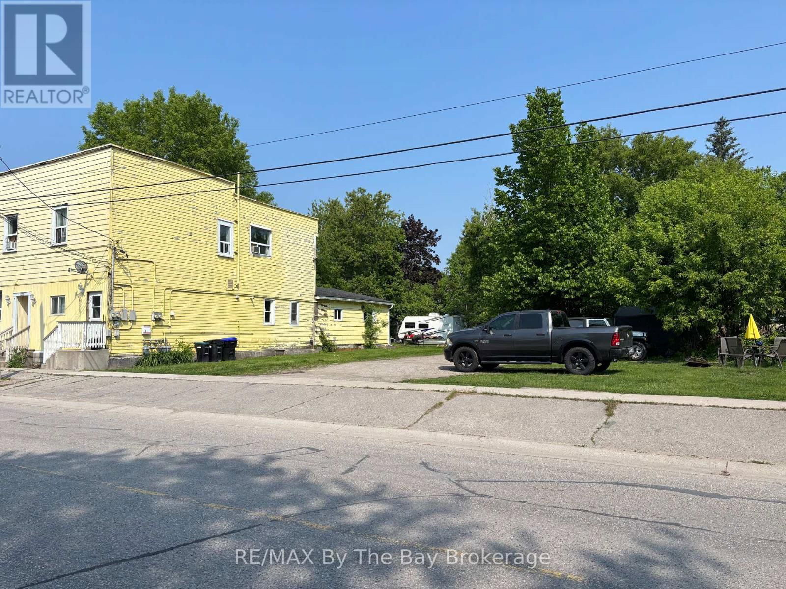 326 TALBOT STREET Image 3