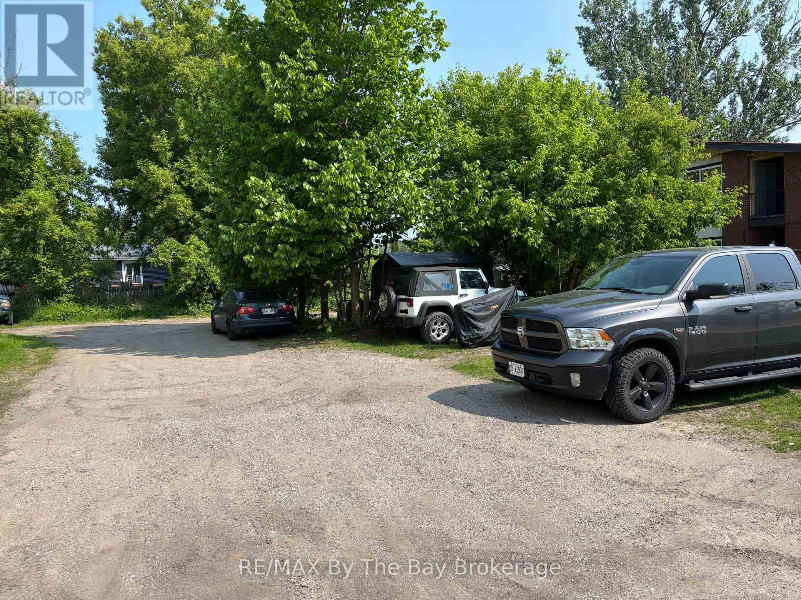 326 TALBOT STREET Image 4