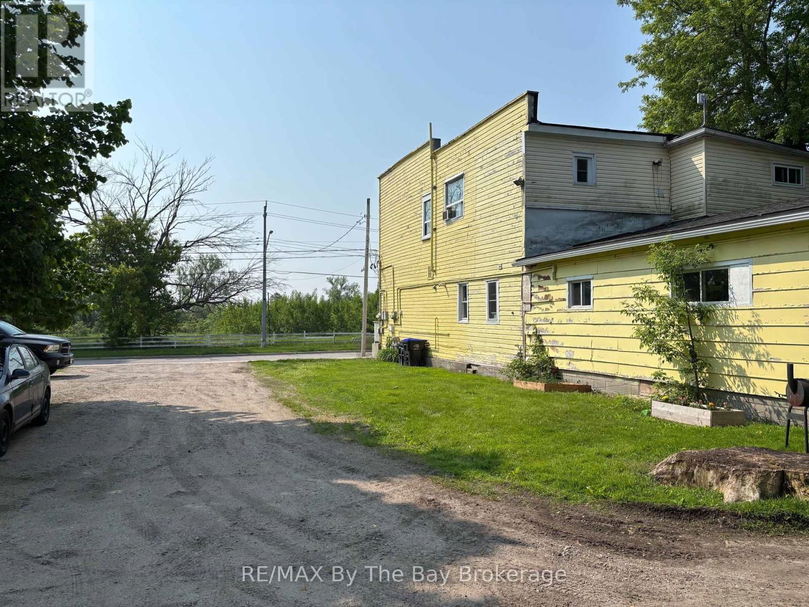 326 TALBOT STREET Image 7