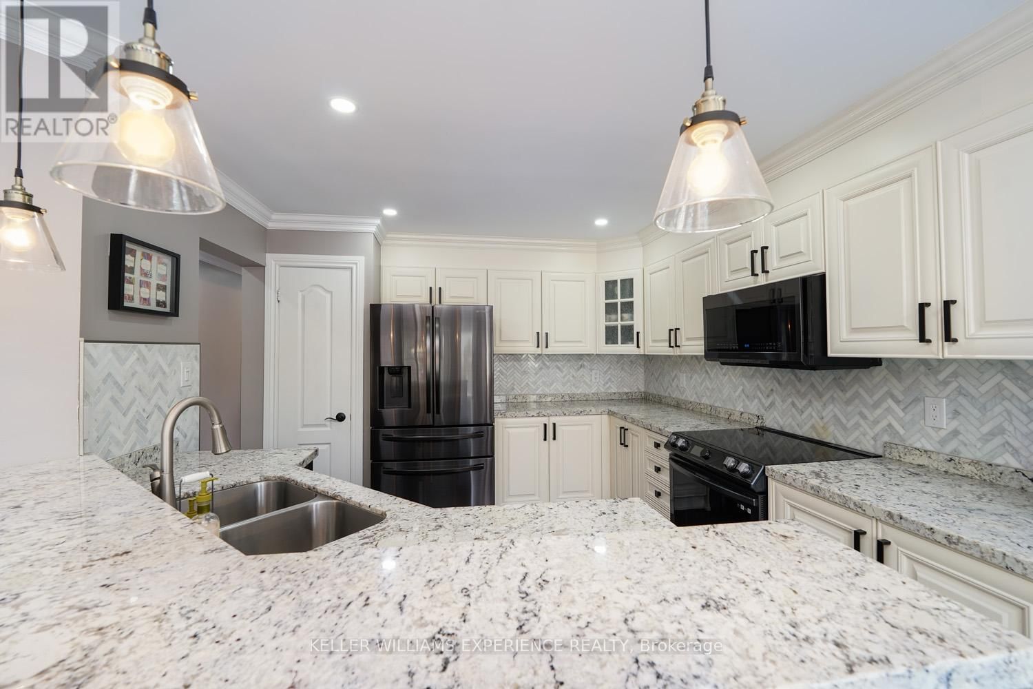 91 SUCCESSION CRESCENT Image 15