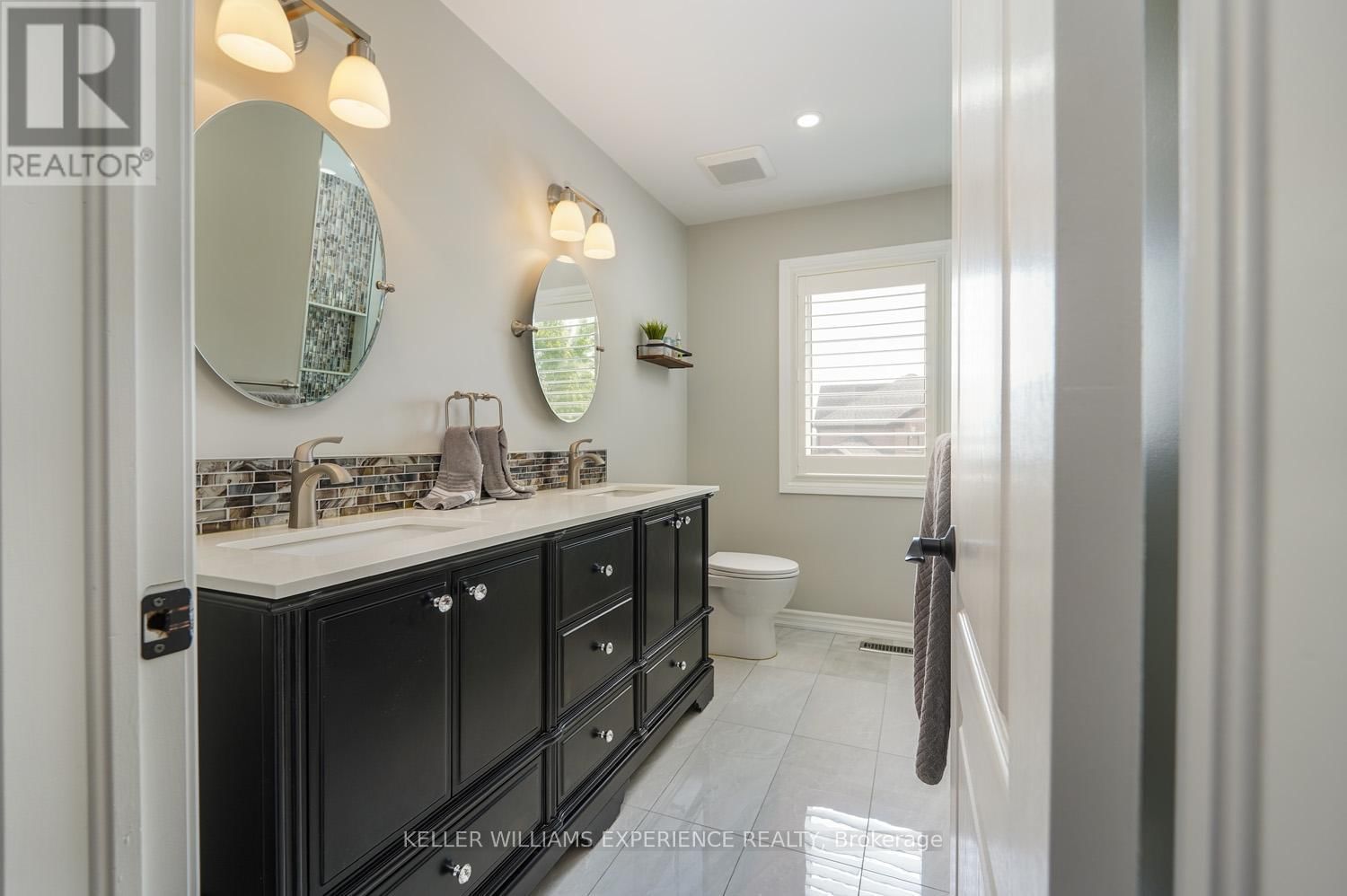 91 SUCCESSION CRESCENT Image 27