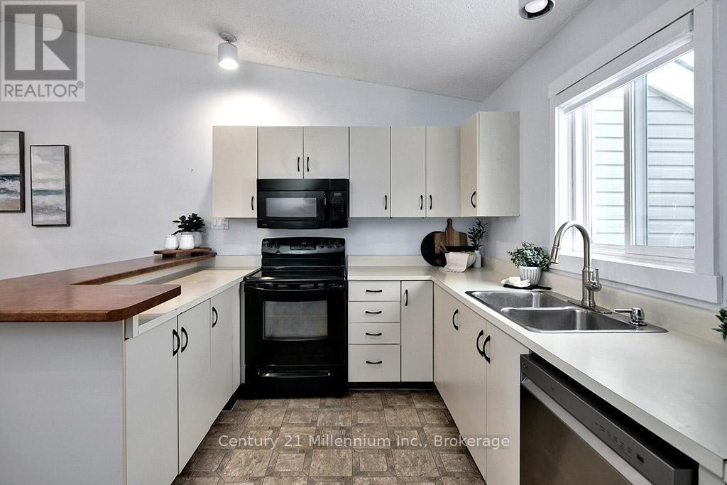 479 OXBOW CRESCENT Image 14