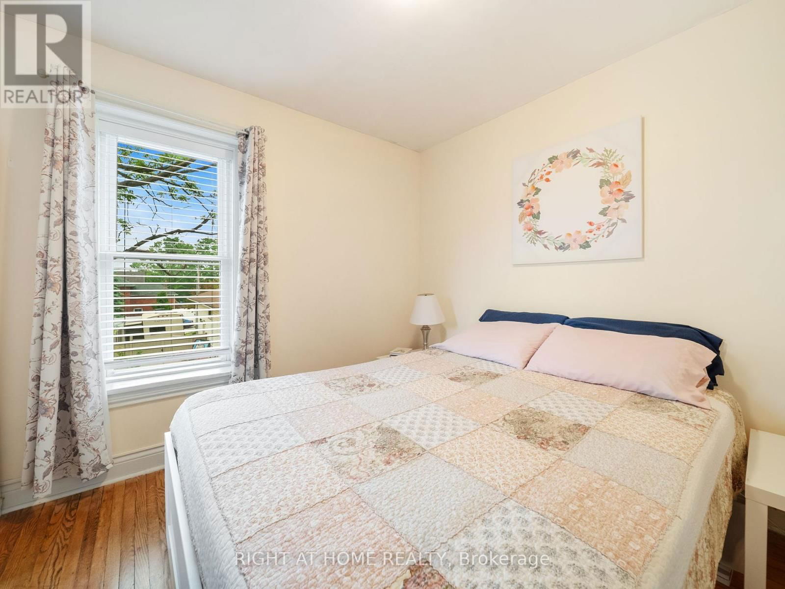 251 LACLIE STREET Image 15
