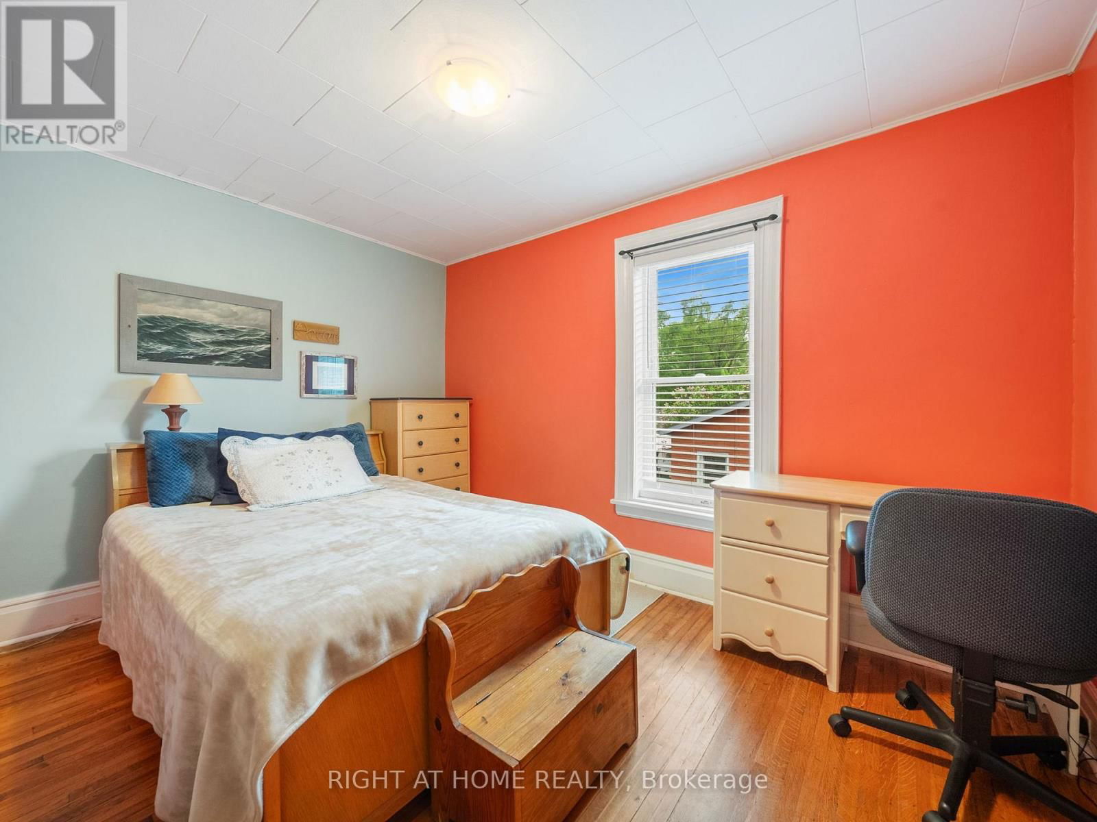 251 LACLIE STREET Image 18