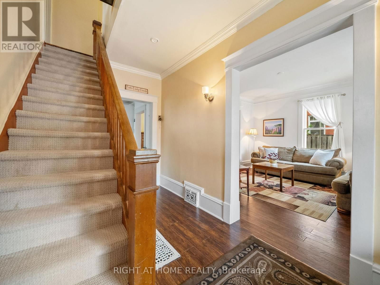 251 LACLIE STREET Image 5