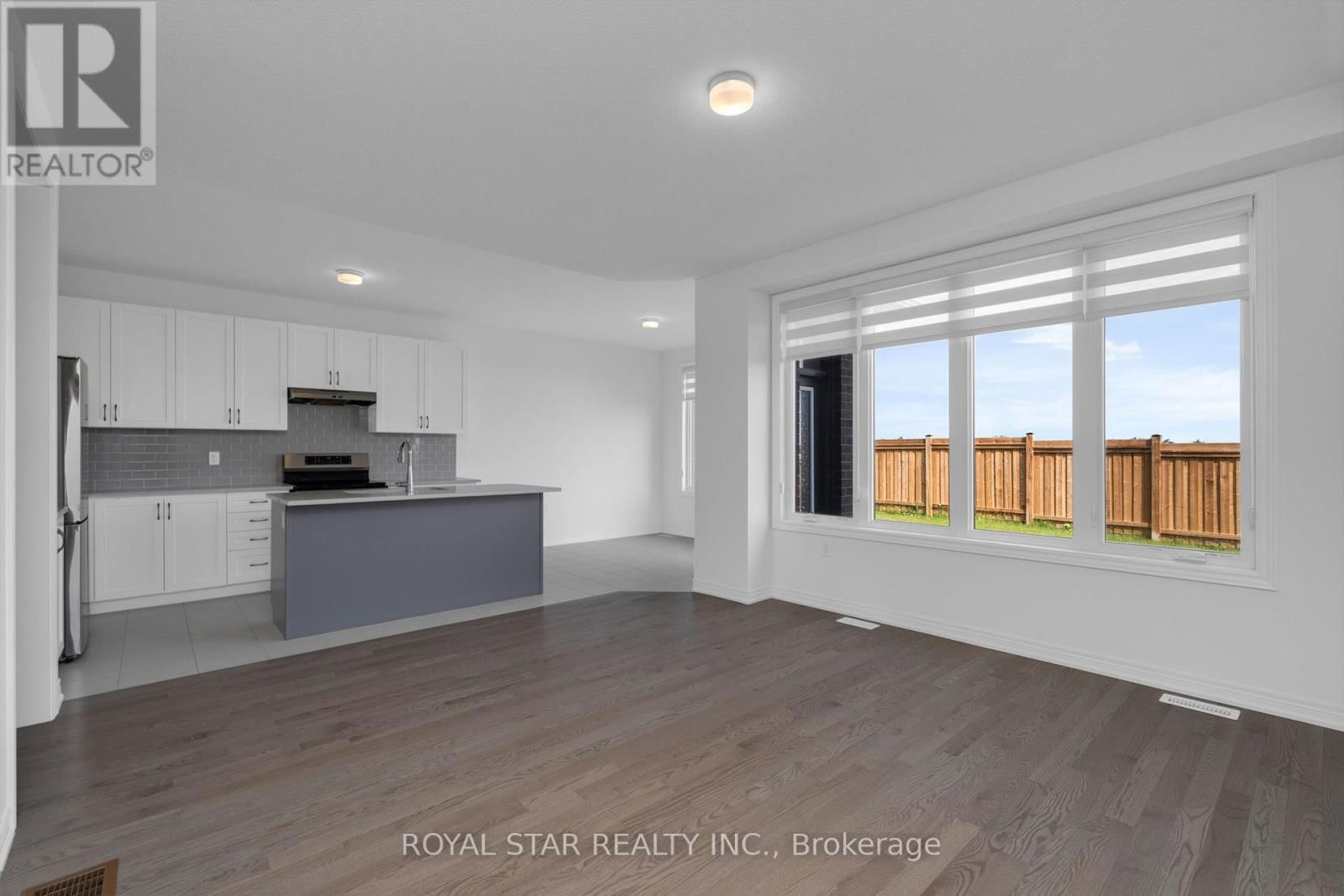 169 FENCHURCH MANOR Image 14