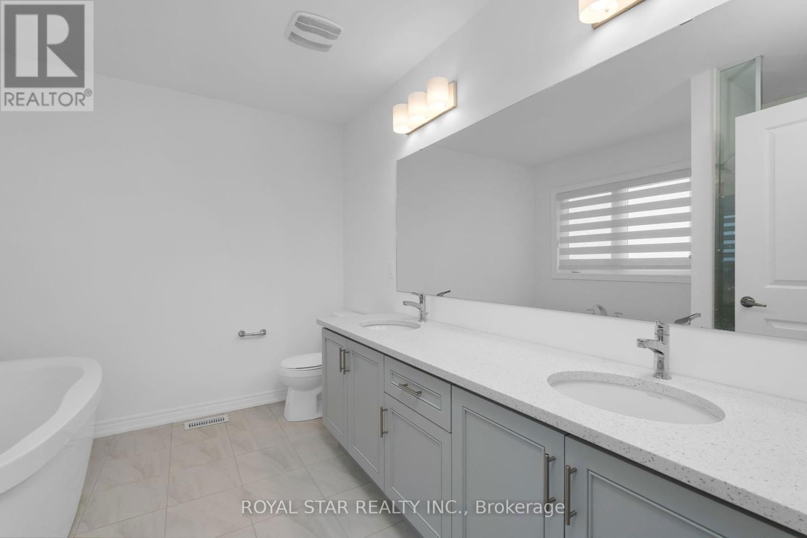 169 FENCHURCH MANOR Image 18
