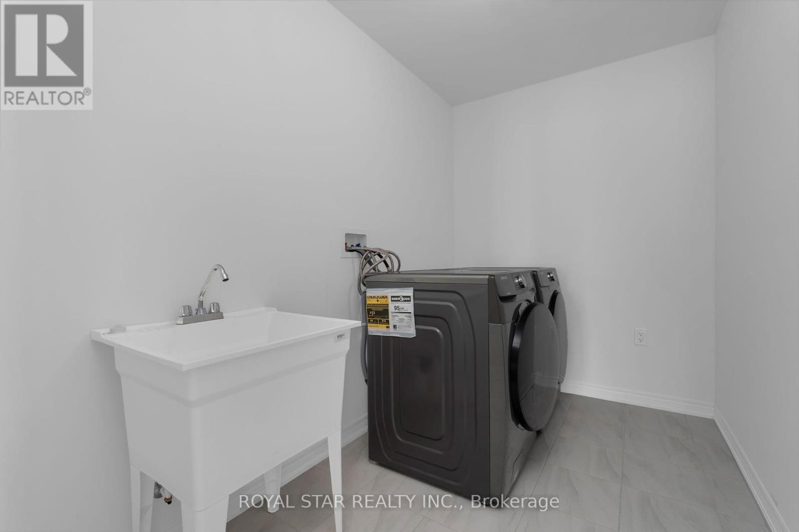 169 FENCHURCH MANOR Image 21