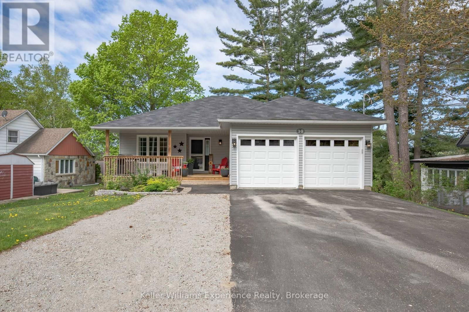 10 CLARENCE AVENUE Image 1