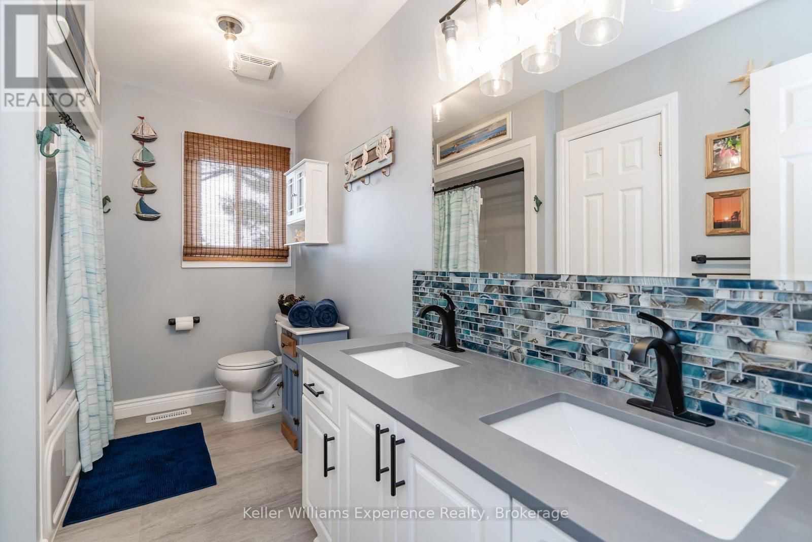 10 CLARENCE AVENUE Image 15