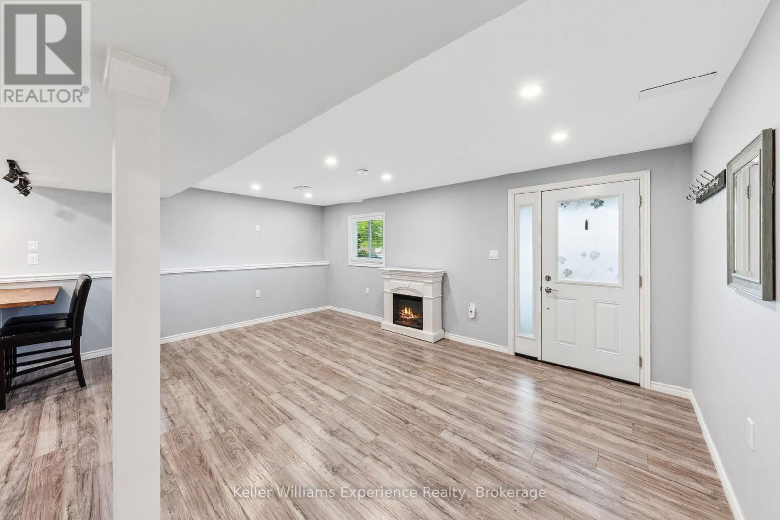 10 CLARENCE AVENUE Image 19