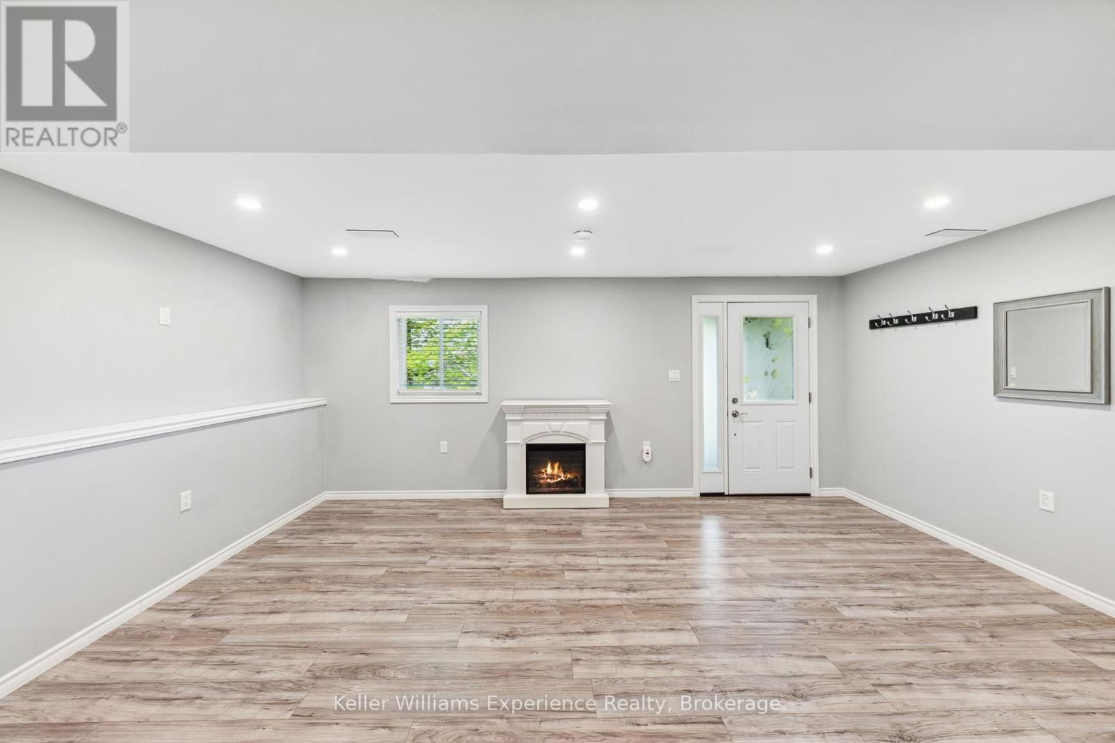 10 CLARENCE AVENUE Image 22