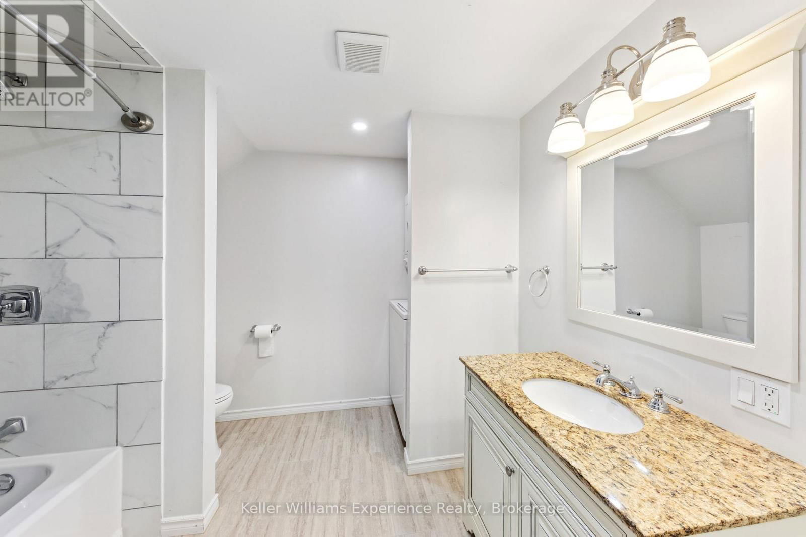 10 CLARENCE AVENUE Image 27