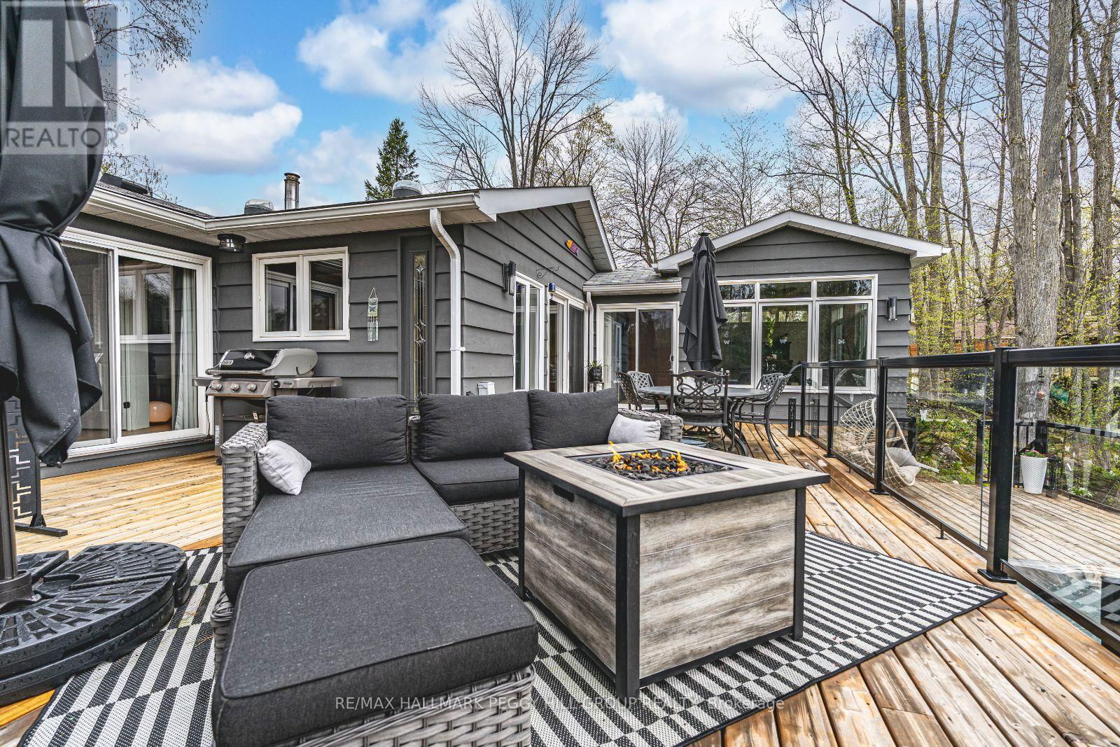 7952 PARK LANE CRESCENT Image 22