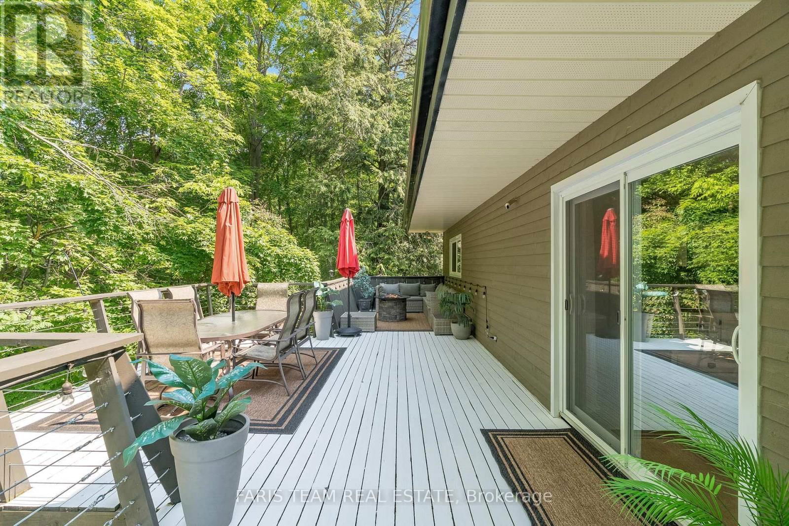 2 WOODLAND CRESCENT Image 38