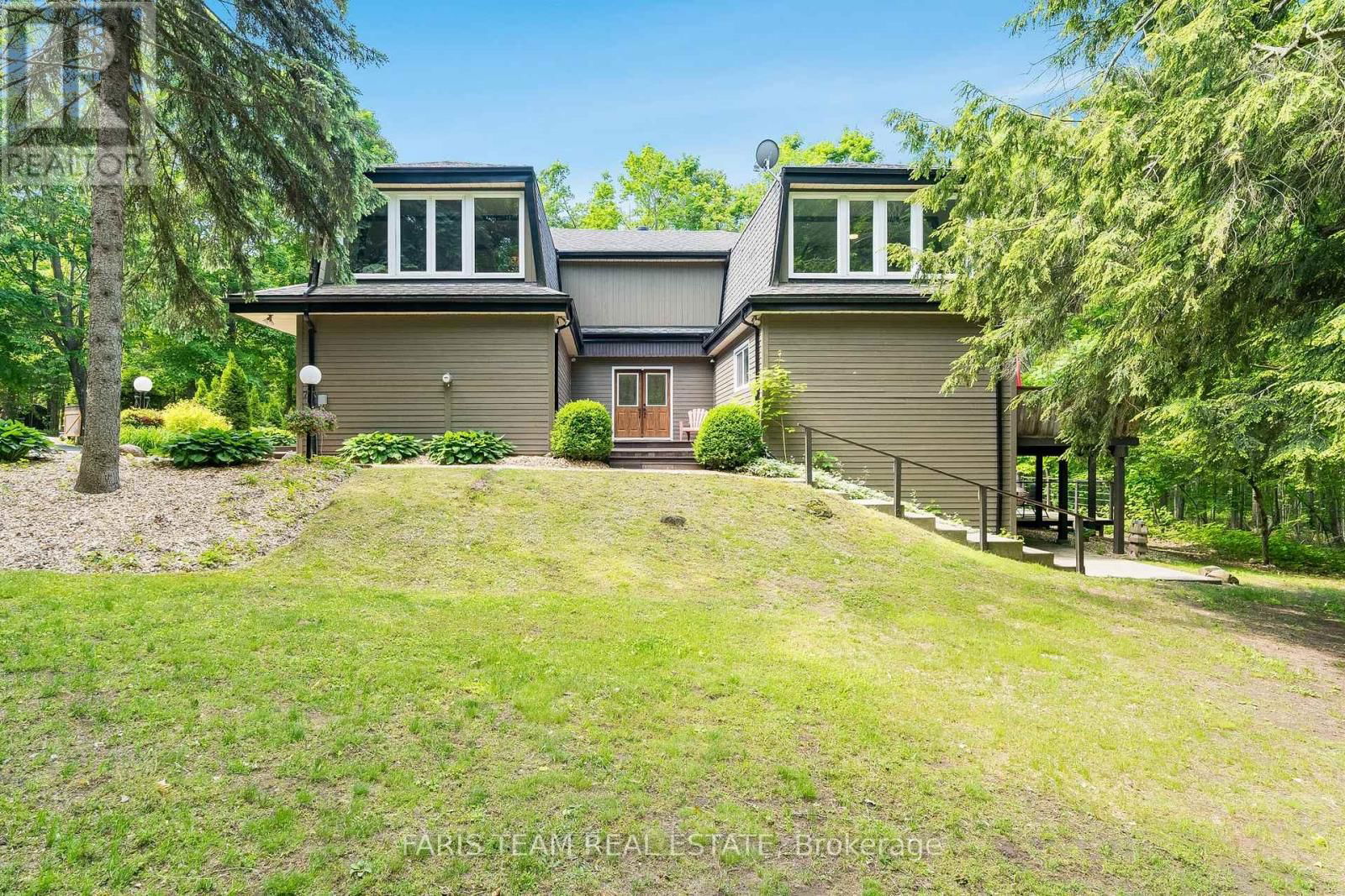 2 WOODLAND CRESCENT Image 4