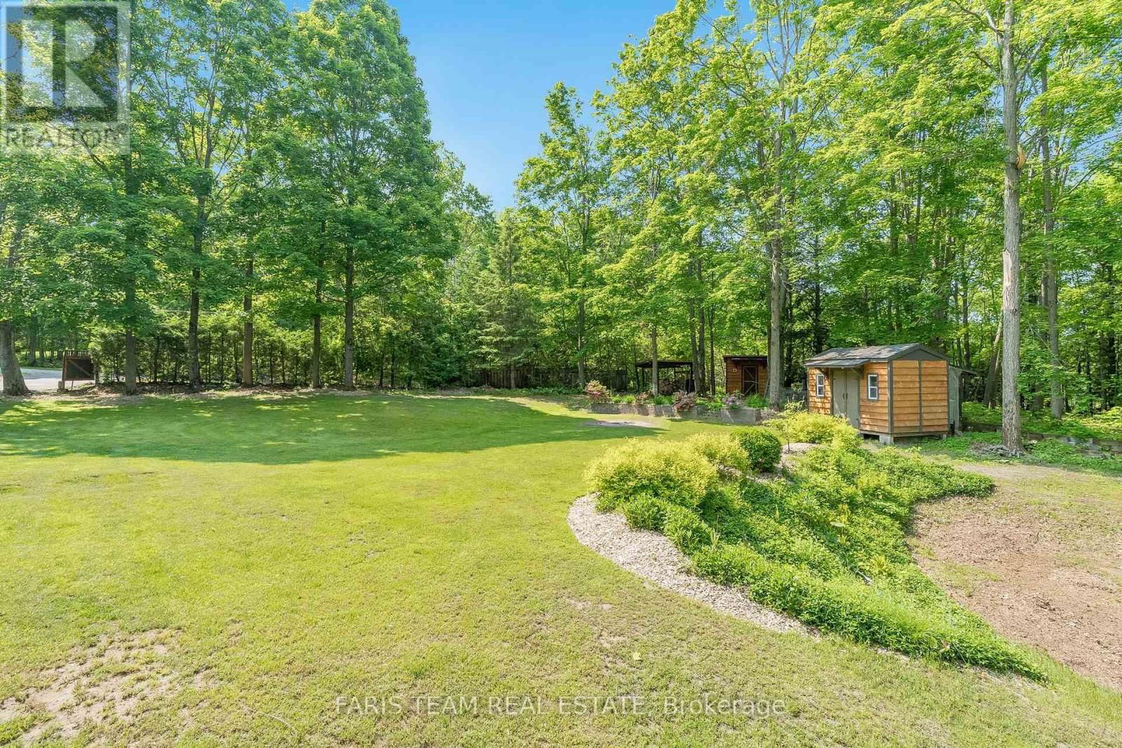 2 WOODLAND CRESCENT Image 40
