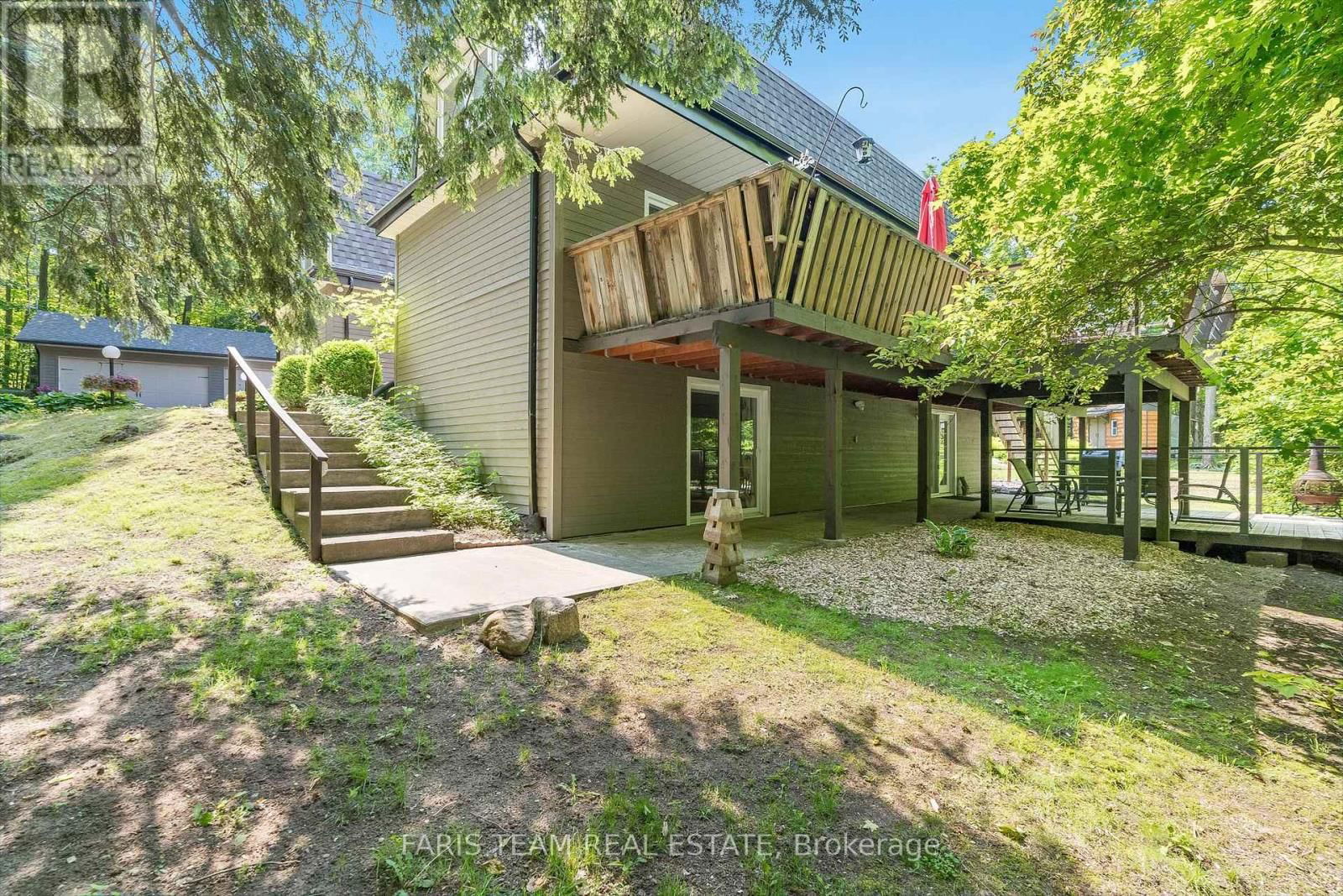 2 WOODLAND CRESCENT Image 45