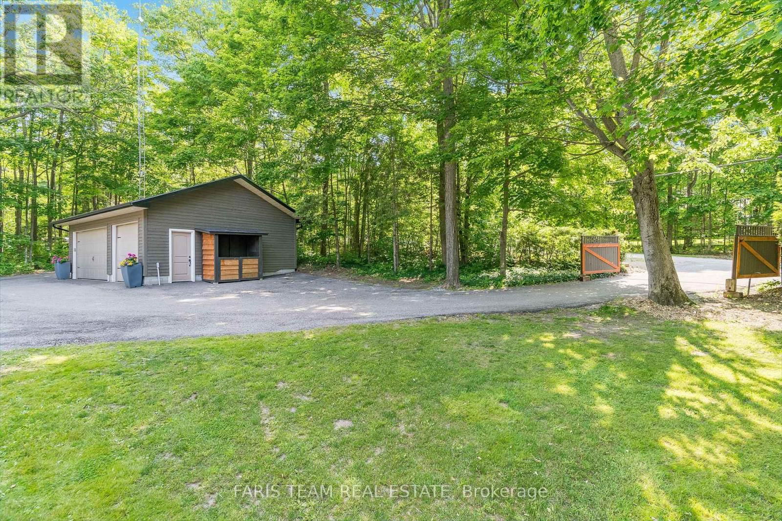 2 WOODLAND CRESCENT Image 46