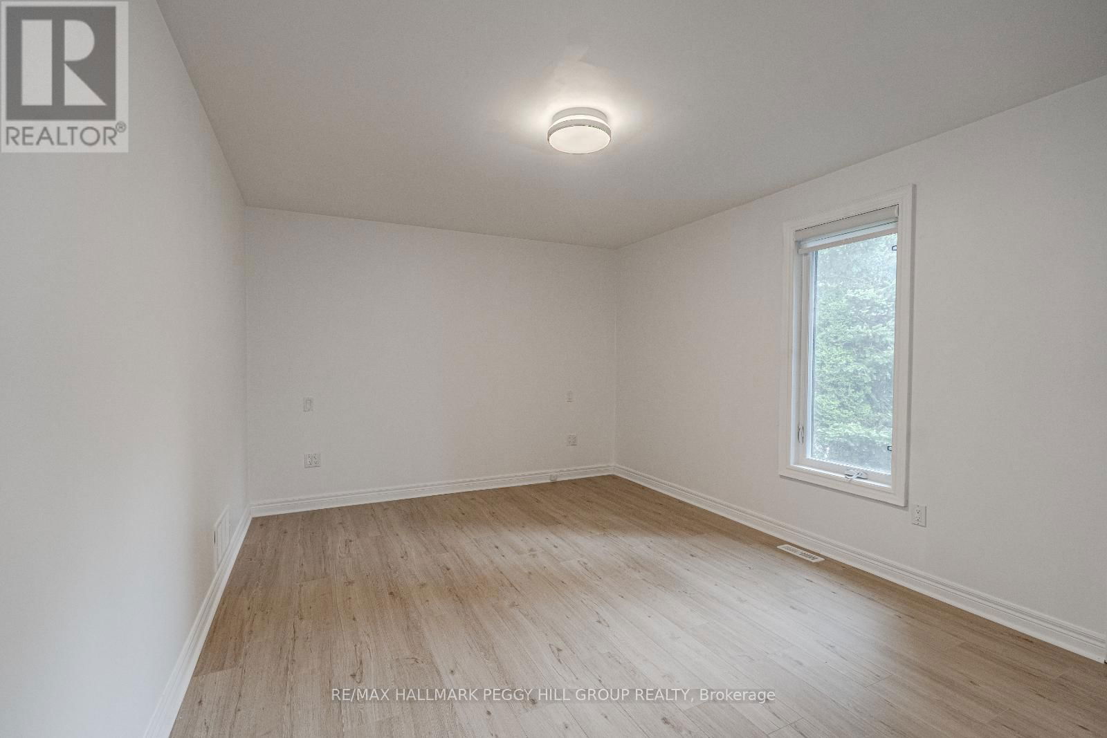 Upper - 1 KENWELL COURT Image 10