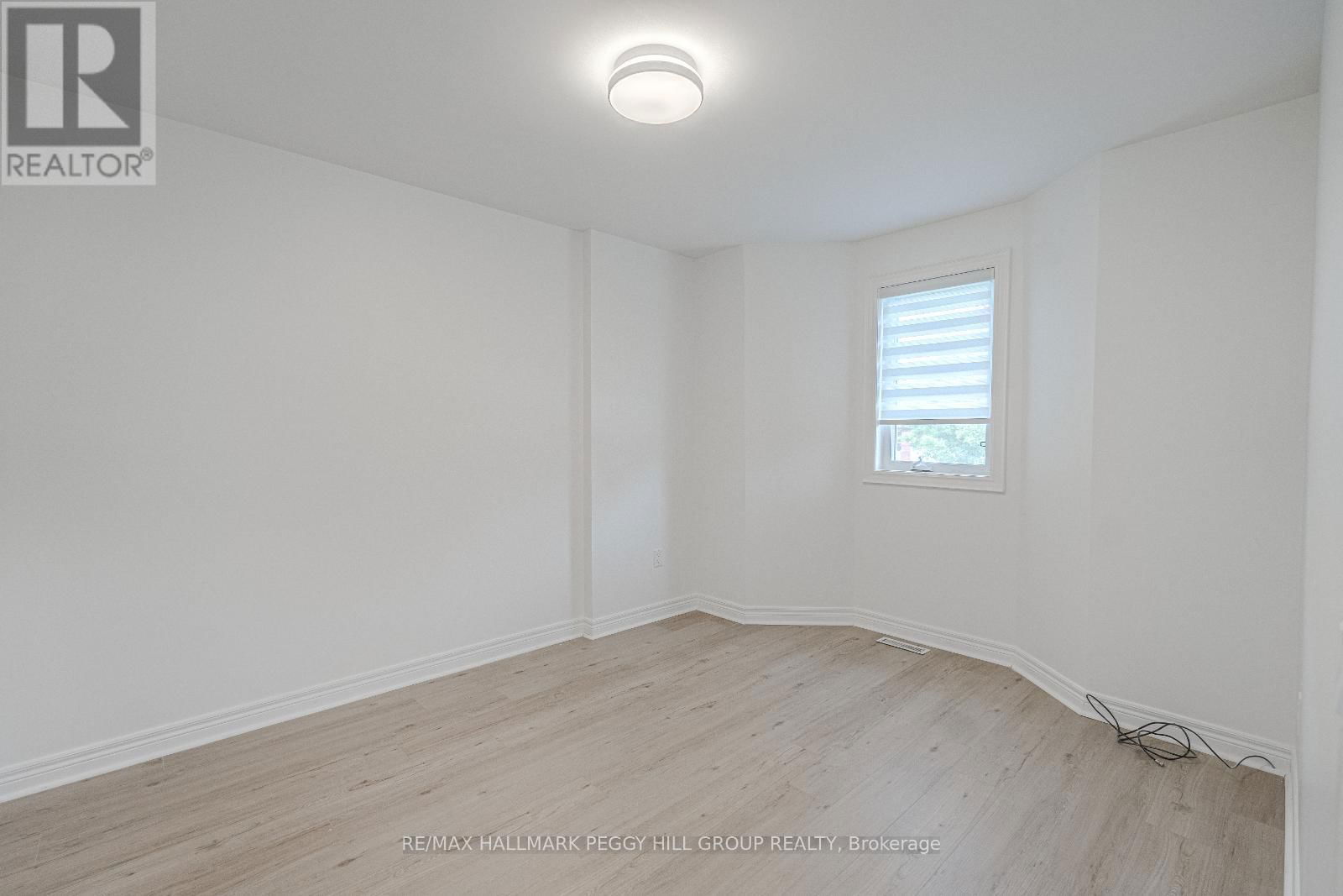 Upper - 1 KENWELL COURT Image 12