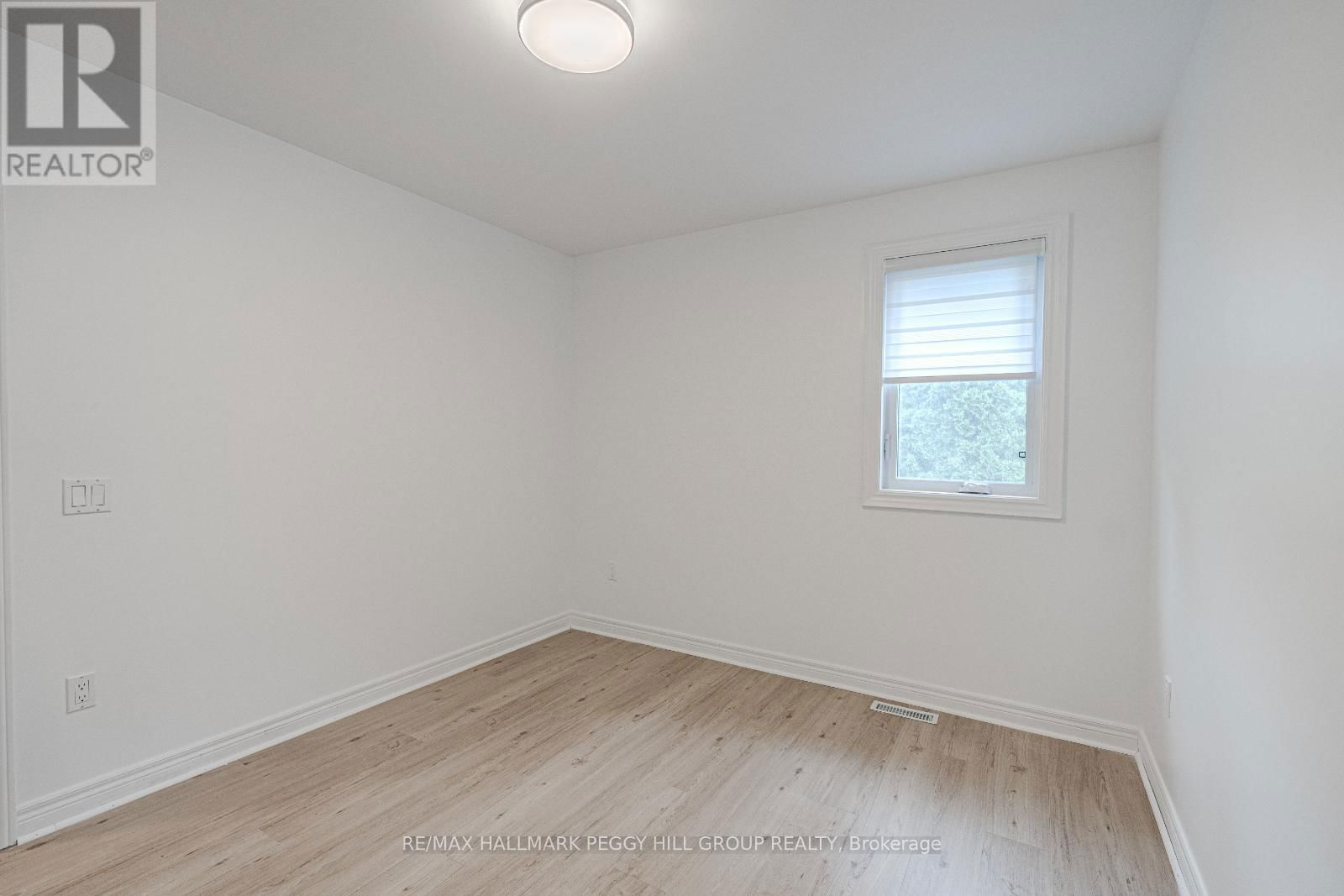 Upper - 1 KENWELL COURT Image 13