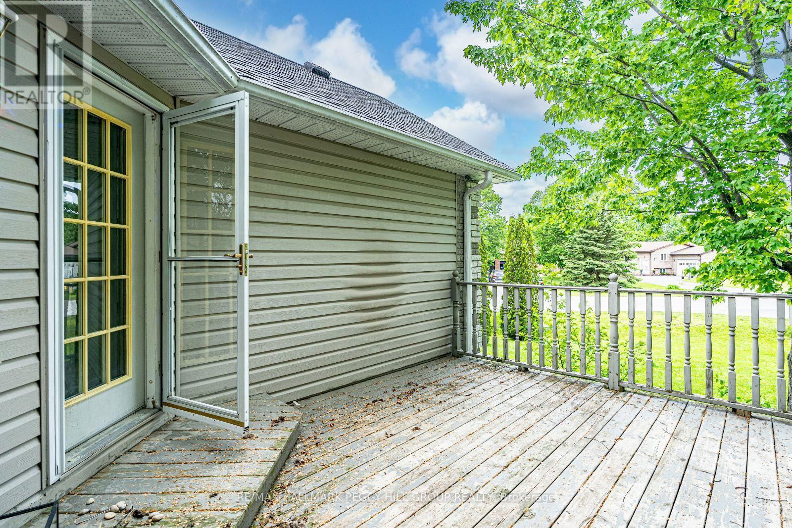 Upper - 1 KENWELL COURT Image 17