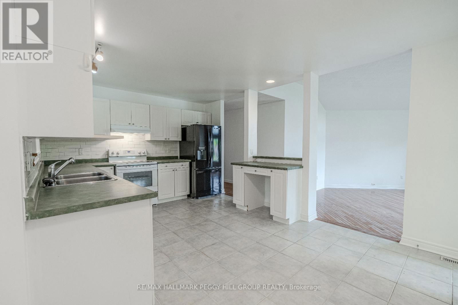 Upper - 1 KENWELL COURT Image 4