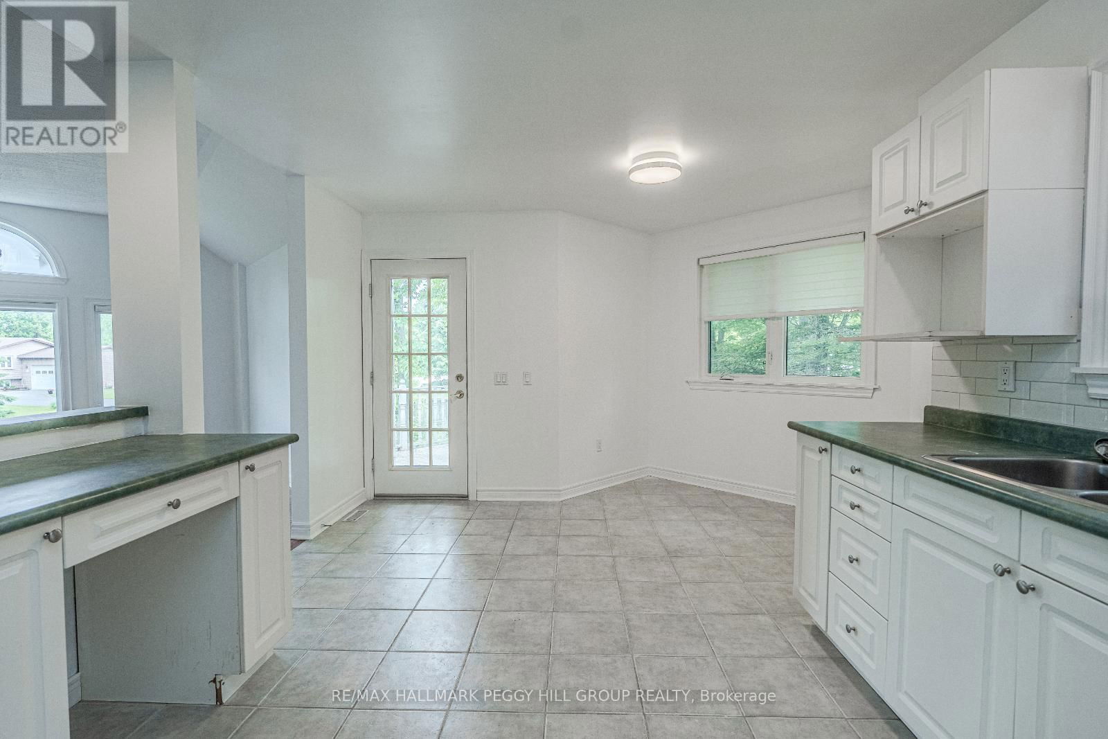 Upper - 1 KENWELL COURT Image 6