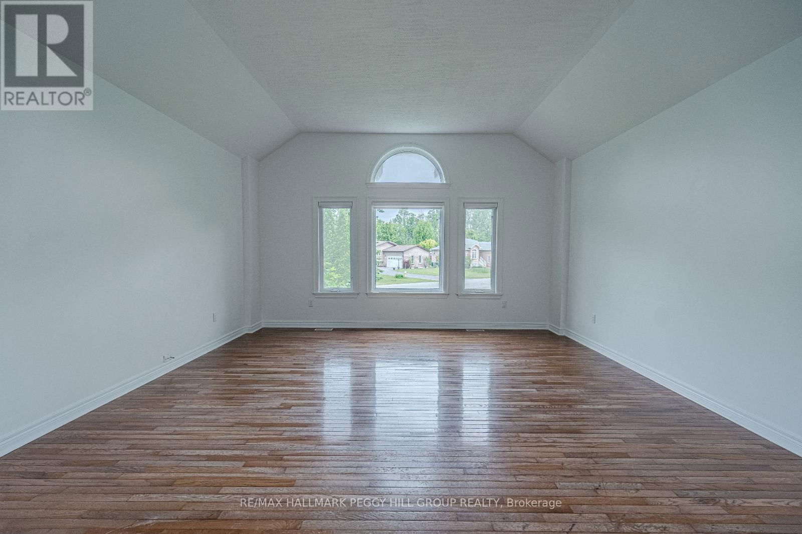 Upper - 1 KENWELL COURT Image 7