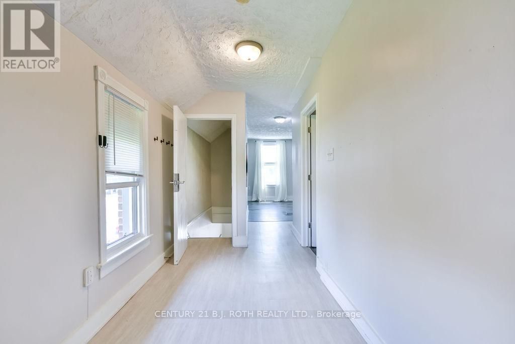 30 TIFFIN STREET Image 20